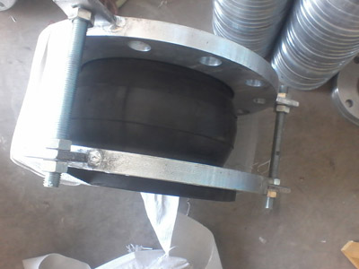 特種耐高壓橡膠接頭的性能特點與使用環境